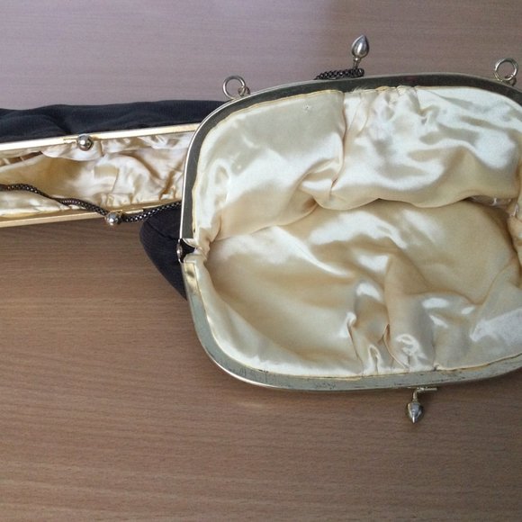 2 Vintage women' black fabric metal chain wallets clutch purses coin bags - Picture 3 of 6